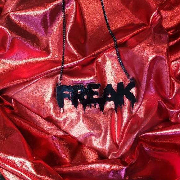 FREAK necklace - Picture 3 of 4